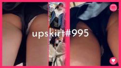 【upskirt#995】休日ショッピング中の美少女4人の逆さ撮りの画像