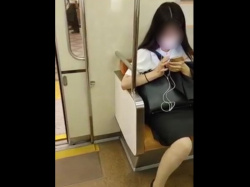 【盗撮動画】美人OLのパンチラ盗撮に成功した撮り師が、その後怪しまれるまでの一部始終・・・の画像