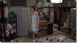 女優の松下奈緒のバスタオル姿が眩しいちょいエロセクシーGIFｗｗｗの画像