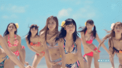 SNH48、可愛い趙粵（チャオ・ユエ）の水着のオッパイが揺れてるセクシーGIFｗｗｗの画像