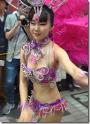 可愛いウニアンのサンバダンサー、石田彩夏のオッパイがぷるぷるしてブラが浮いて、もうちょいで乳首が見えそうな感じのセクシーGIFや動画ｗｗｗの画像