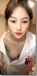 中華の美人さんがライブ配信で乳首ポロ...の画像